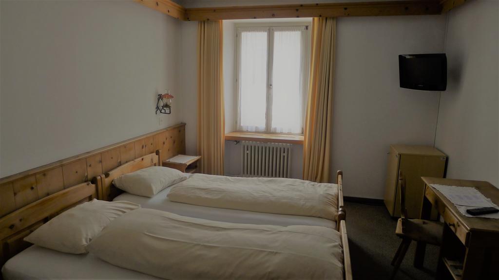 Poschiavo Suisse Hotel & Traditional Fondue Stube Room photo