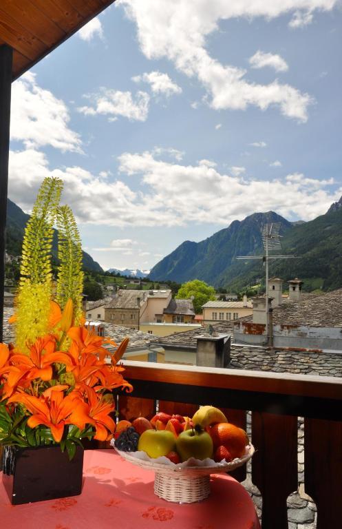 Poschiavo Suisse Hotel & Traditional Fondue Stube Room photo