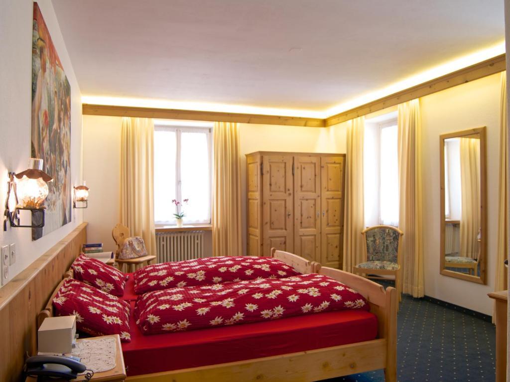 Poschiavo Suisse Hotel & Traditional Fondue Stube Room photo
